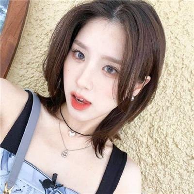 女人裙下